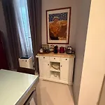 Prato - Near The In Apartamento Menton